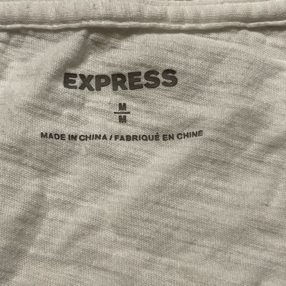 Express Women’s Medium Sequined Lips Round Neck Tee - Picture 8 of 9